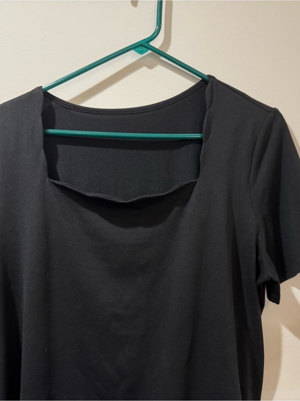 Black Women's Short-Sleeve Scoop Neck Top